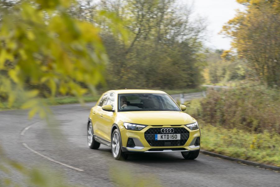  Audi A1 citycarver 2019 года  (UK) (фото 3 из 40)